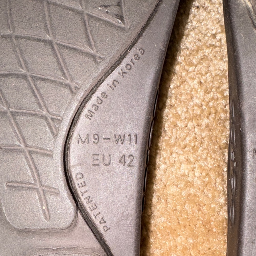 * OOFOS Comfort Slides - Picture 4 of 4